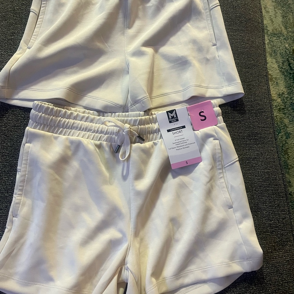 White Skorts with Elastic Waistband and Silky Finish
